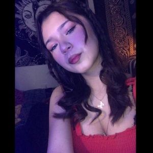 Meet your Posher, Alexis